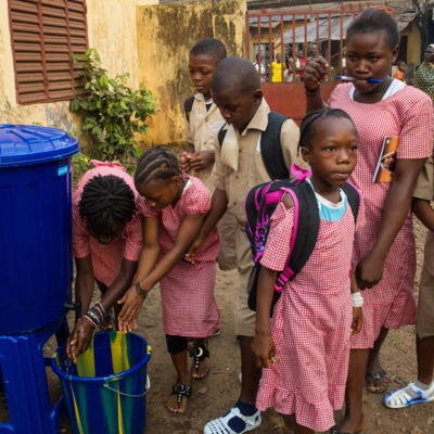 MAIN.IMAGE.9. UNMEER.Schools.Reopening.Guinea.16293328846_1c80fc8d4a_o.jpg